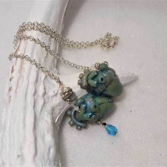 HANDMADE Turquoise blue iridescent Siamese anatomical heart necklace - Picture 6 of 9